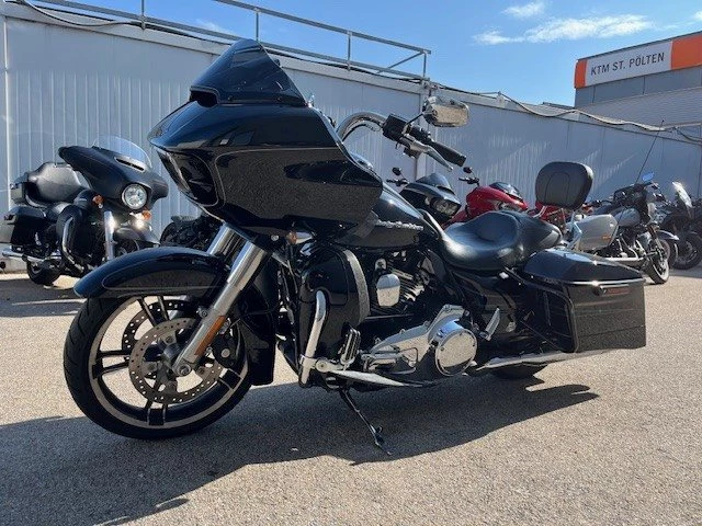 Harley-Davidson Touring Road Glide Special FLTRXS (Vivid Black) - Bild 9