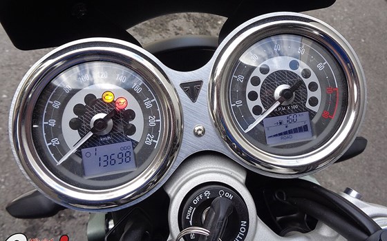 Gebrauchtmotorrad Triumph Speed Twin 1200 - Bild 3