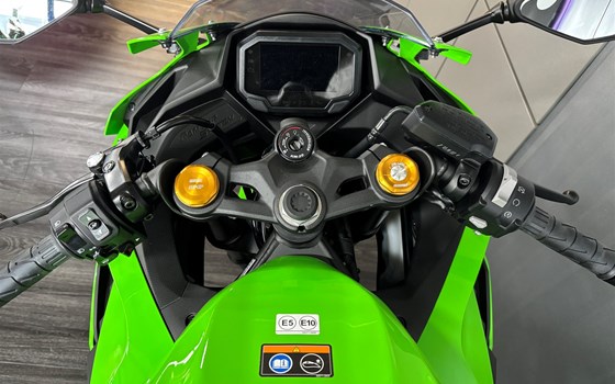 Gebrauchtmotorrad Kawasaki Ninja ZX-4RR - Bild 10