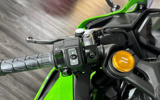 Gebrauchtmotorrad Kawasaki Ninja ZX-4RR - Bild 9