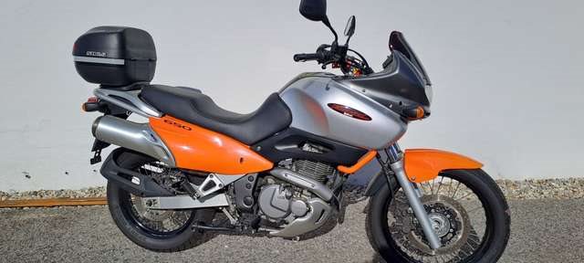 Suzuki XF 650 Freewind