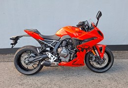 Neumotorrad Suzuki GSX-8R Daidai-Iro Edition