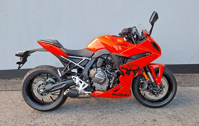 Suzuki GSX-8R Daidai-Iro Edition