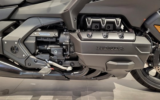 Gebrauchtmotorrad Honda GL 1800 Goldwing DCT - Bild 11