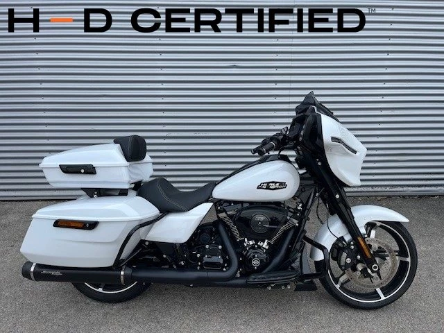 Harley-Davidson Street Glide FLHX (White Onyx Pearl/Black Finish) - Bild 1