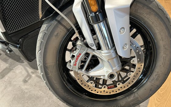 Gebrauchtmotorrad Triumph Rocket 3 R Black - Bild 5