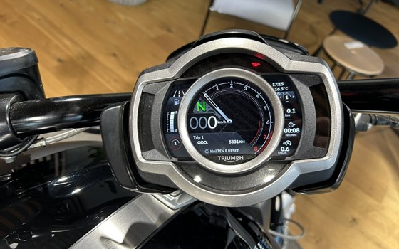 Gebrauchtmotorrad Triumph Rocket 3 R Black - Bild 6