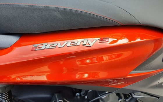 Gebrauchtmotorrad Piaggio Beverly 400 S - Bild 4