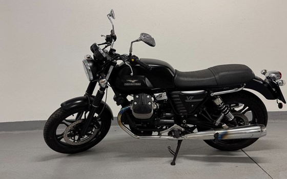Gebrauchtmotorrad Moto Guzzi V7 750 Stone - Bild 1