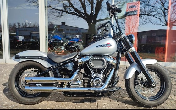 Gebrauchtmotorrad Harley-Davidson Softail Slim FLS - Bild 1