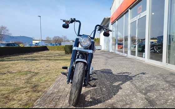 Gebrauchtmotorrad Harley-Davidson Softail Slim FLS - Bild 3