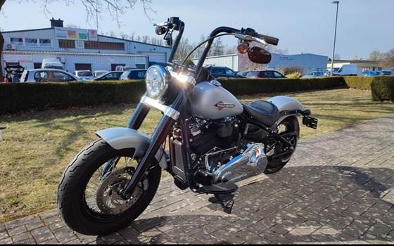 Gebrauchtmotorrad Harley-Davidson Softail Slim FLS - Bild 4