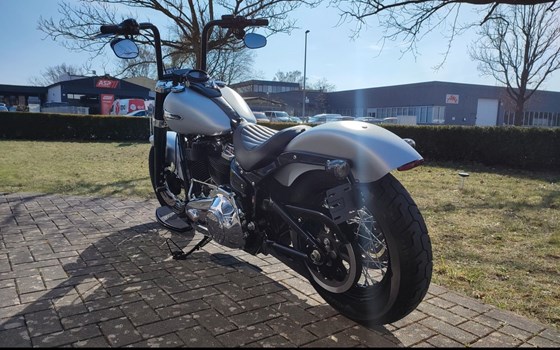 Gebrauchtmotorrad Harley-Davidson Softail Slim FLS - Bild 6