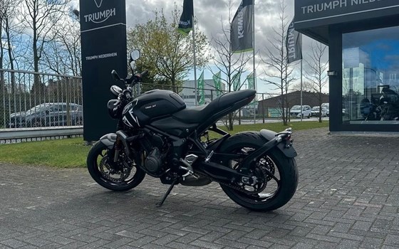 Gebrauchtmotorrad Triumph Trident 660 - Bild 3