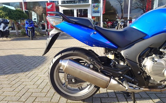 Gebrauchtmotorrad Honda CBF 600 S - Bild 2