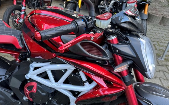 Gebrauchtmotorrad MV Agusta Brutale 800 RR - Bild 18