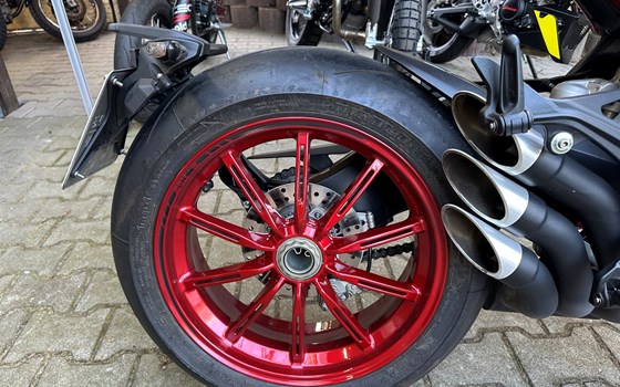 Gebrauchtmotorrad MV Agusta Brutale 800 RR - Bild 3