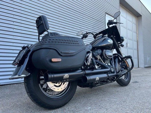Harley-Davidson Softail Heritage Classic 114 FLHCS (Vivid Black) - Bild 8