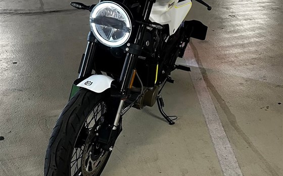 Motorrad Occasion Husqvarna Vitpilen 401 - Bild 5