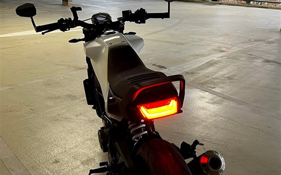 Motorrad Occasion Husqvarna Vitpilen 401 - Bild 8