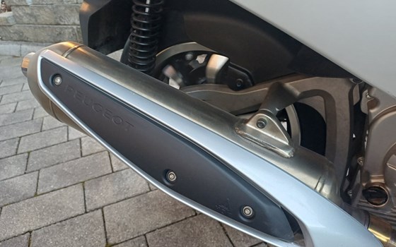 Gebrauchtmotorrad Peugeot Metropolis 400 - Bild 14