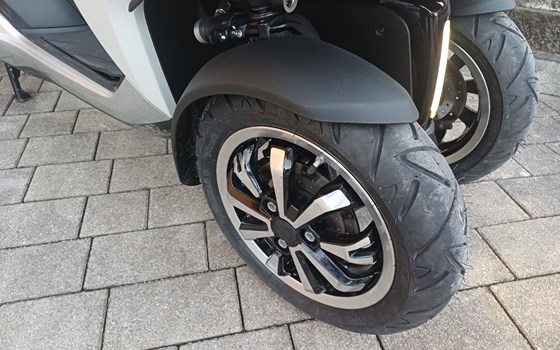 Gebrauchtmotorrad Peugeot Metropolis 400 - Bild 16