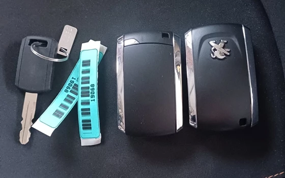 Gebrauchtmotorrad Peugeot Metropolis 400 - Bild 5