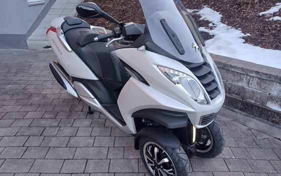 Gebrauchtmotorrad Peugeot Metropolis 400 - Bild 2