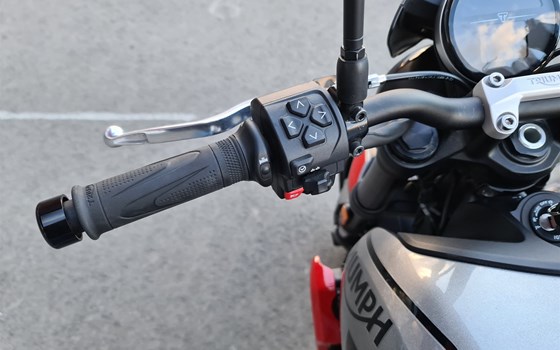 Gebrauchtmotorrad Triumph Trident 660 - Bild 8