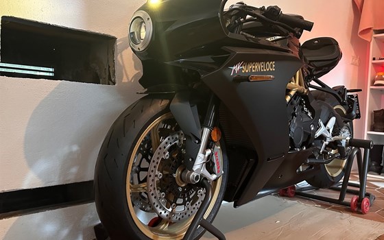 Gebrauchtmotorrad MV Agusta Superveloce 800 - Bild 1