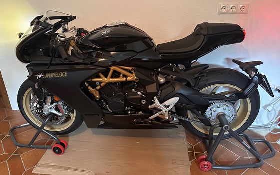 Gebrauchtmotorrad MV Agusta Superveloce 800 - Bild 3