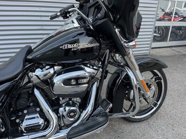 Harley-Davidson Street Glide FLHX (Vivid Black) - Bild 3