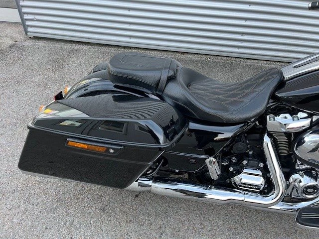 Harley-Davidson Street Glide FLHX (Vivid Black) - Bild 6