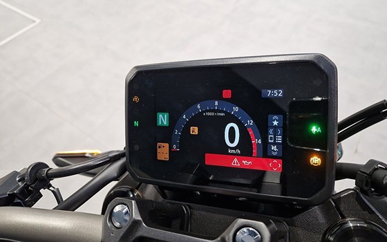 Neufahrzeug Honda CB650R E-Clutch - Bild 15