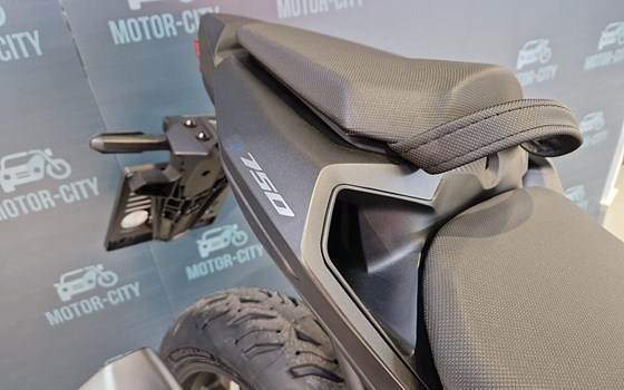 Neufahrzeug Honda CB750 Hornet - Bild 8