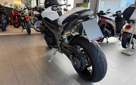 Gebrauchtmotorrad Triumph Speed Triple RS - Bild 5