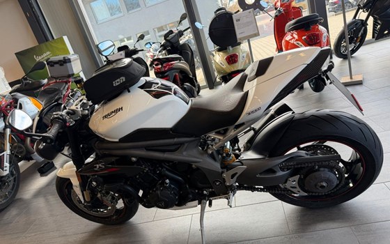 Gebrauchtmotorrad Triumph Speed Triple RS - Bild 6