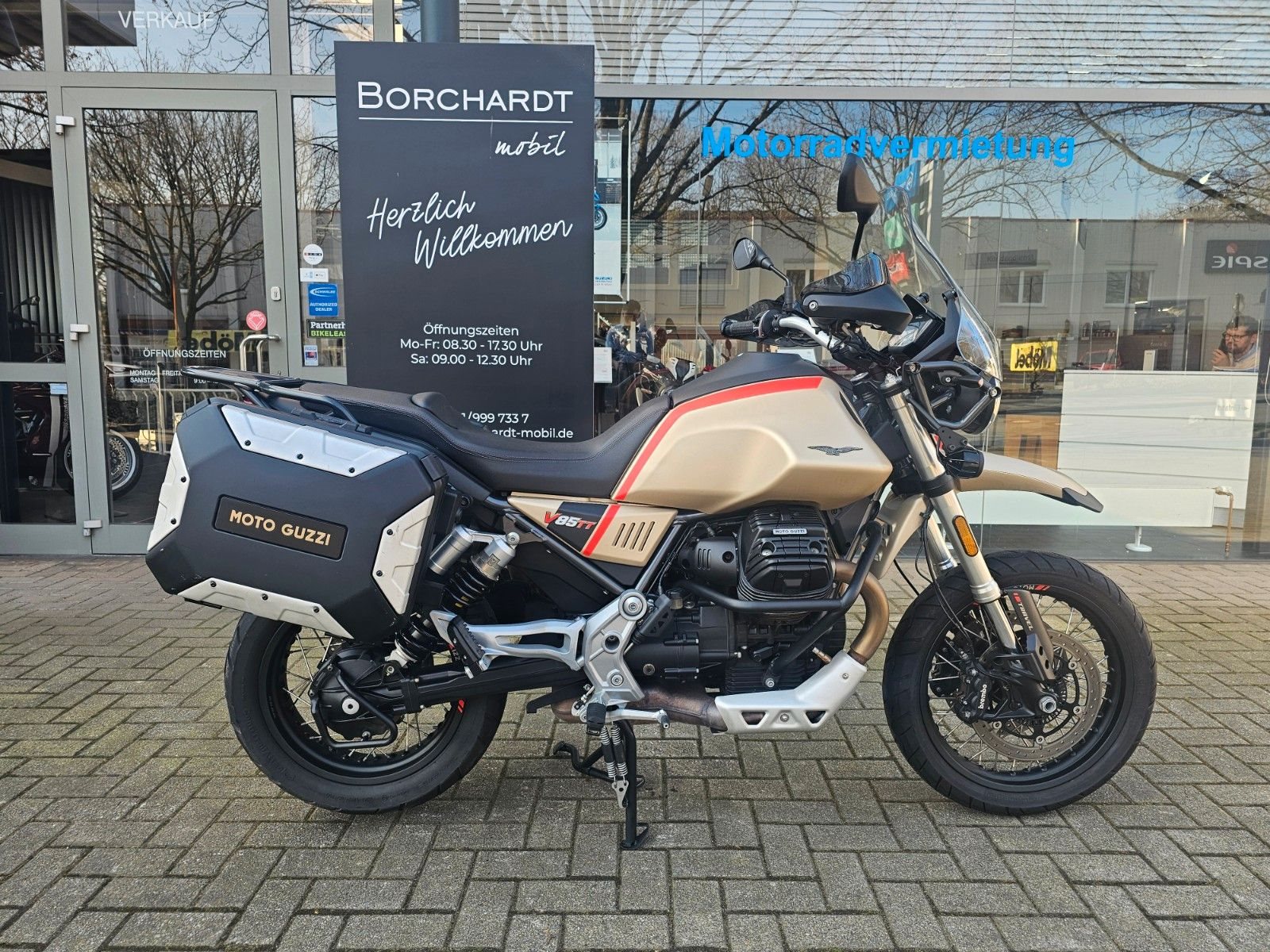 Moto Guzzi V85 TT Travel