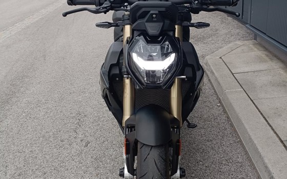 Gebrauchtmotorrad BMW S 1000 R - Bild 8