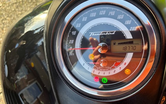 Gebrauchtmotorrad Triumph Thunderbird Storm - Bild 8