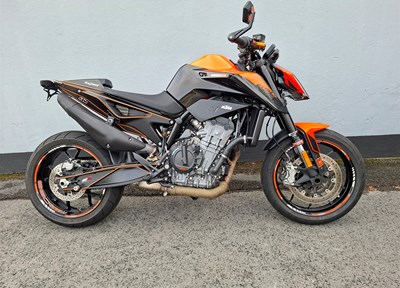 GEBRAUCHTFAHRZEUG KTM 890 Duke L