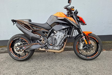 KTM 890 Duke L