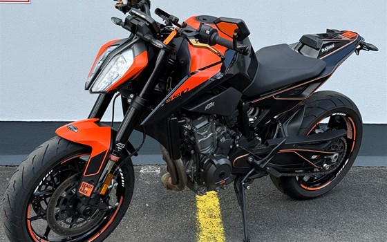 Gebrauchtmotorrad KTM 890 Duke L - Bild 3