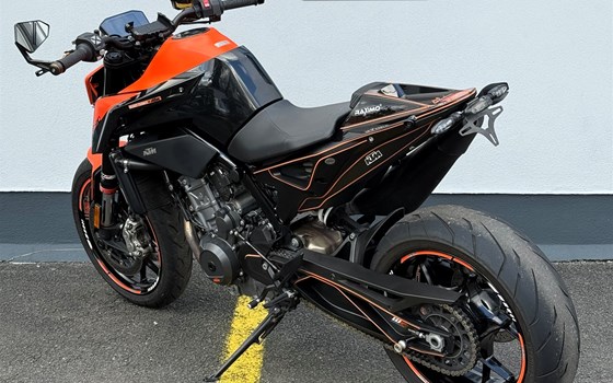 Gebrauchtmotorrad KTM 890 Duke L - Bild 4