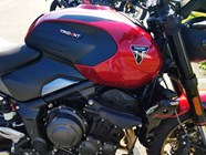 Motorrad Triumph Trident 800 Rot Mit 4 Jahren Garantie Baujahr 0
