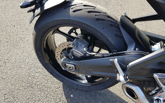 Gebrauchtmotorrad Triumph Trident 660 - Bild 8