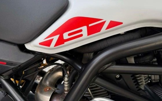 Gebrauchtmotorrad Ducati Monster 797 - Bild 2