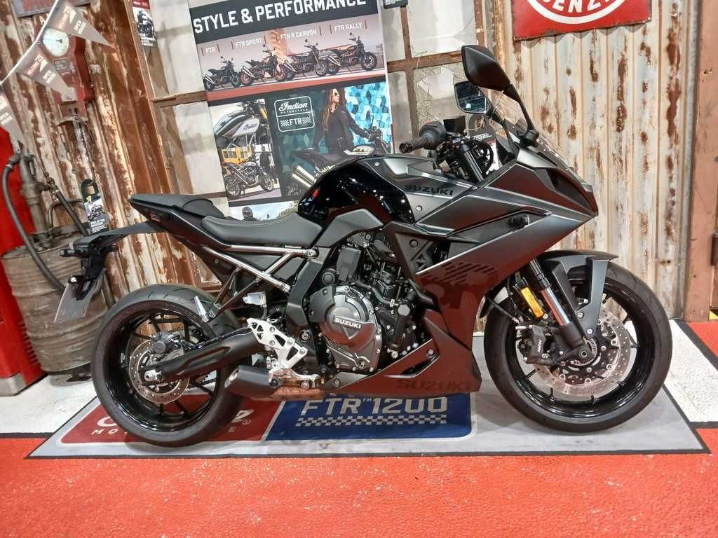 Suzuki GSX-8R