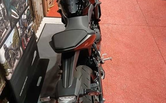 Gebrauchtmotorrad Suzuki GSX-8R - Bild 8