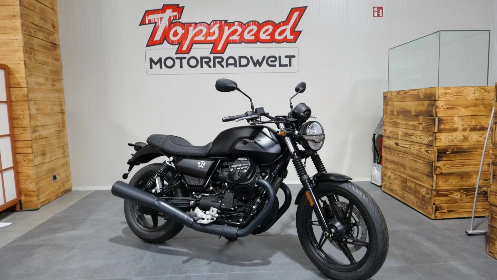 Moto Guzzi V7 Stone